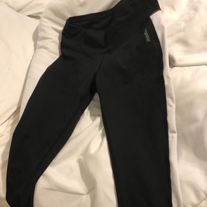 Black/white leggings